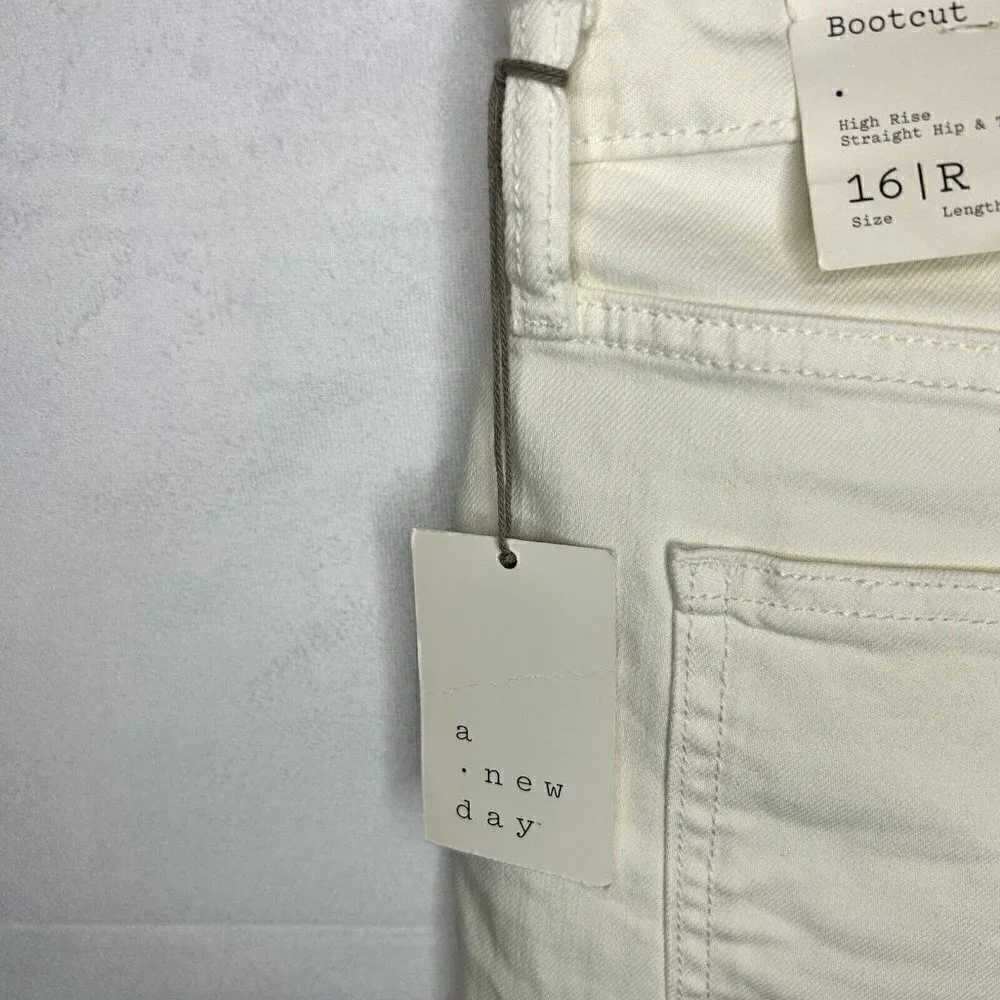 A New Day Women Size 16 (33x28) Bootcut Jeans White Ivory High-Rise Stretch NEW